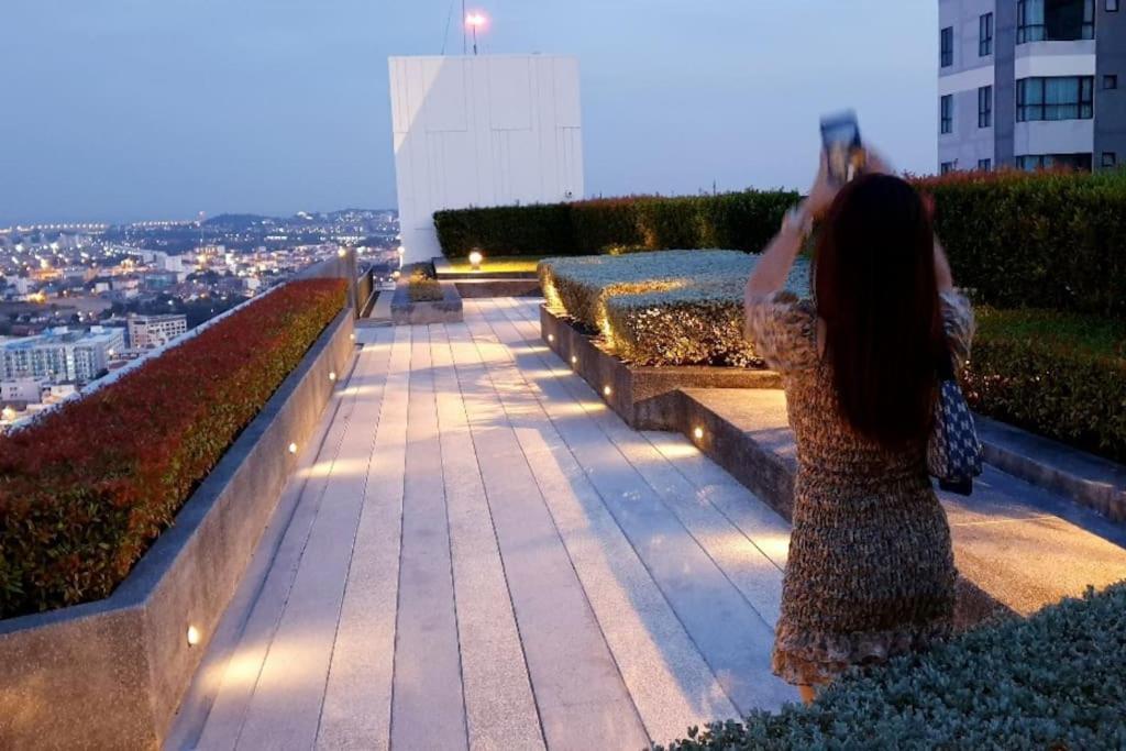 The Base Central Pattaya Quiet King-Bed With Infinity Pool & Free Netflix Exterior photo